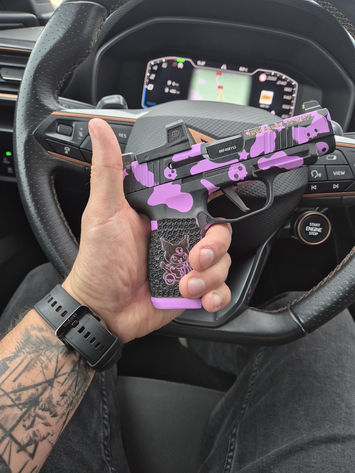 Kuromi Custom - gotowy projekt Viper Guns w dloni